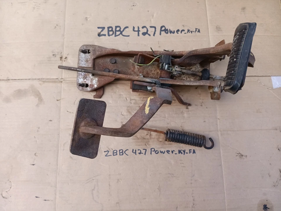 65 66 Ford Mustang embrague pedal freno montaje pedales oscilantes 1966 Shelby pony car Foto 3 de 4