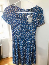 Forever 21 Floral Short Sleeve Dress. Zip Back. NWT.