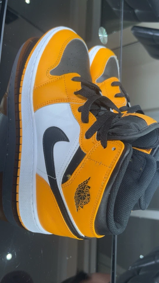 Nike Air Jordan 1 Mid, photo 2 of 4