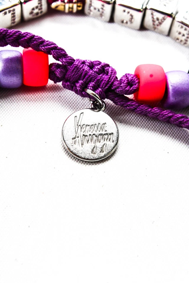 Venessa Arizaga Mujer Plateado Circonita Cúbica Rosa/Púrpura Cuentas Vacaciones Foto 4 de 4