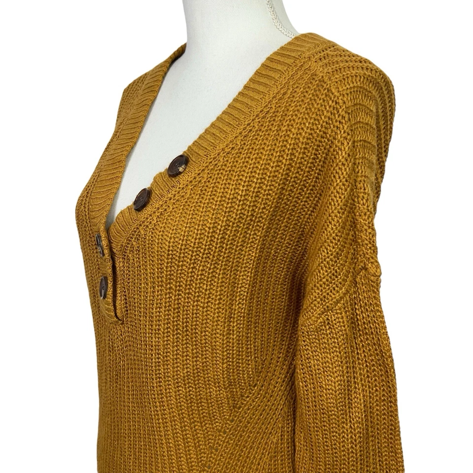 Suéter MAURICES Para Mujer Corto Acanalado Talla Mediana Color Dorado Botón Cuello en V LS Foto 4 de 4