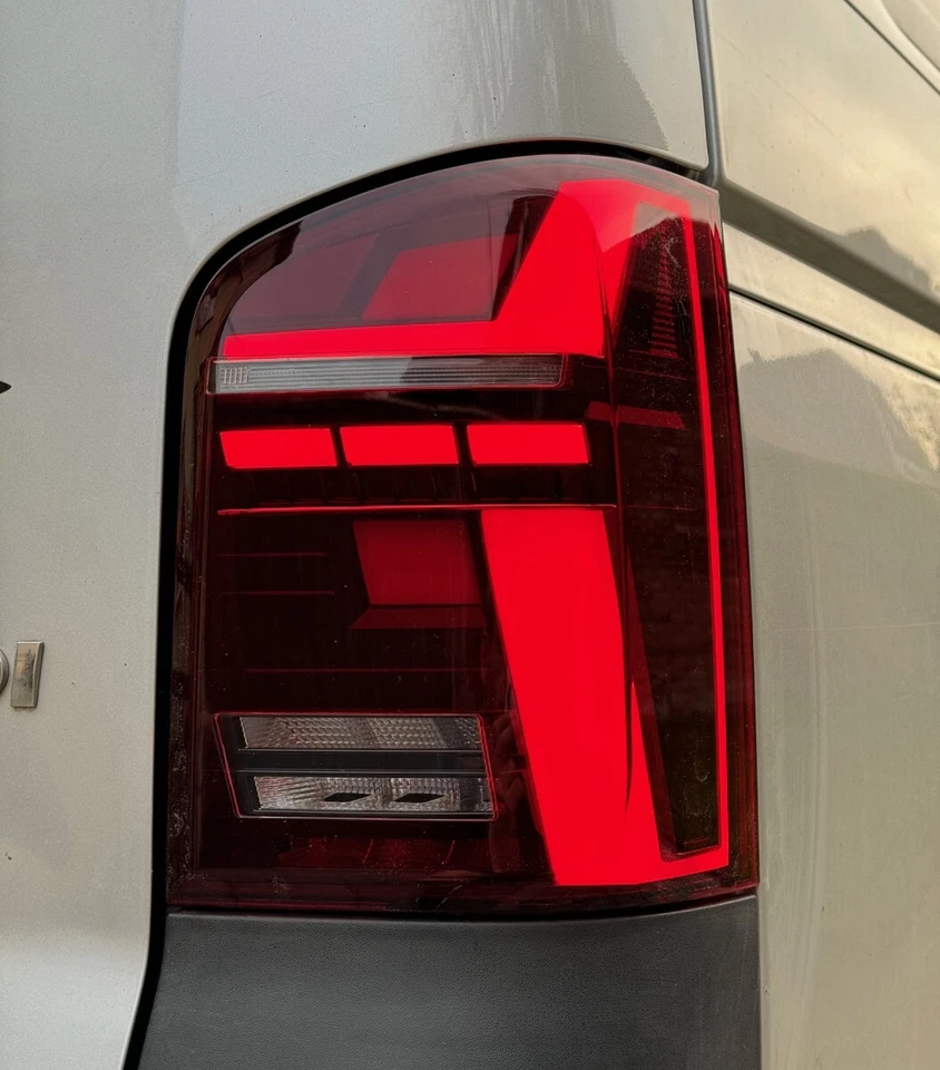 Heckleuchten Rückleuchten für VW T5 Facelift Multivan 03-15 kirschrot Heckklappe - Bild 4 von 4