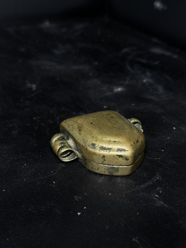 Antique Artifact Necklace / Locket Brass (z33) - Picture 3 of 6