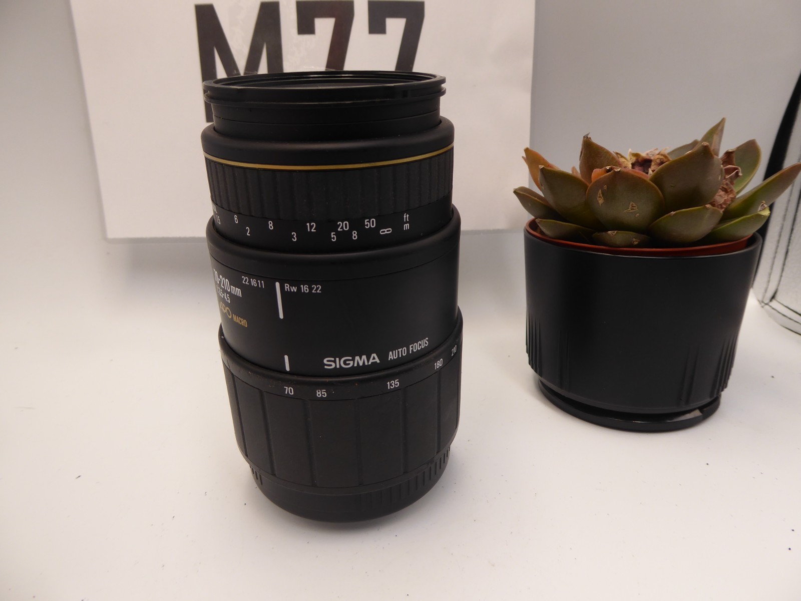 Sigma 70-210mm F/3.5-4.5 APO