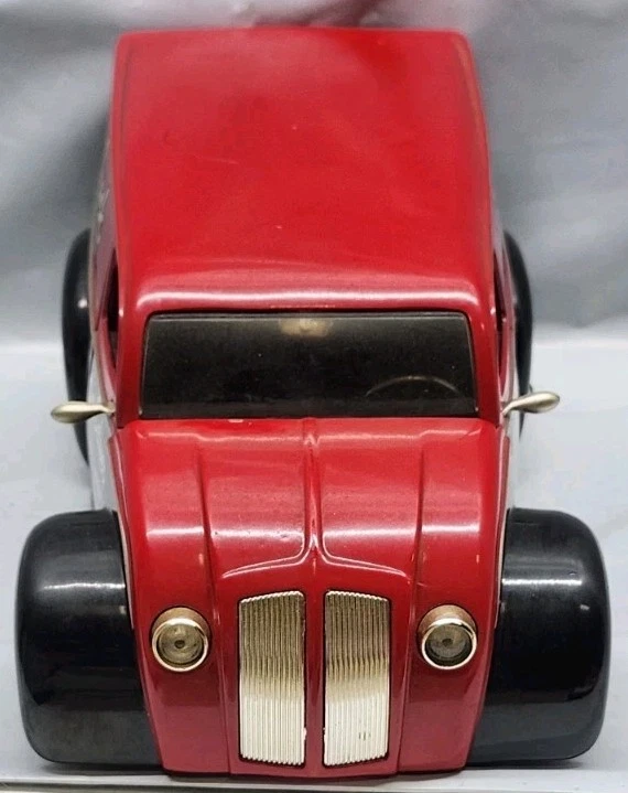 Jada Toys D-Rods escala 1:24 Edelbrock piezas entrega Ford Div Cruiser furgoneta leer Foto 2 de 4