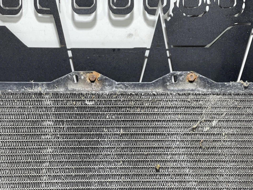 Condensador de aire acondicionado LHD Jeep Wrangler TJ CC 1R 2000-06 Foto 3 de 4