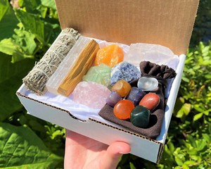 Crystal Healing & Cleansing Kit 15 pcs Box Set: Stones Smudge Palo & Directions