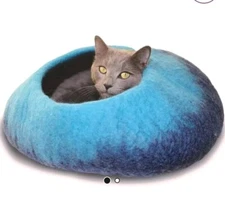Dharma Dog Karma Cat Ombre Turquoise & Navy Wool Pet Cave