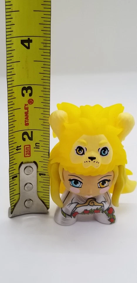 Arcane Divination Strength Camilla DErrico Vinyl Kid Robot Dunny Figure  - Image 3 of 4