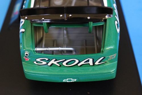 Ken Schrader #33 SKOAL BANDIT RACING 1:18 1997 Monte Carlo NASCAR Revell NEW - Picture 7 of 21