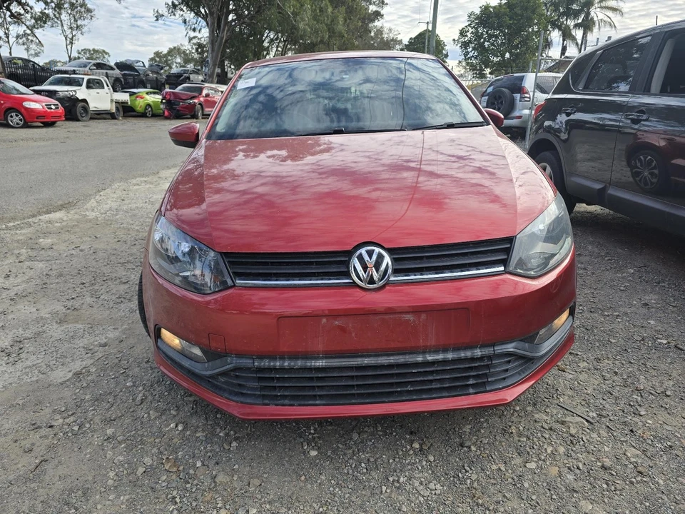 VOLKSWAGEN POLO 2014-2017 RIGHT HEADLAMP Hatchback  - image 4 of 4