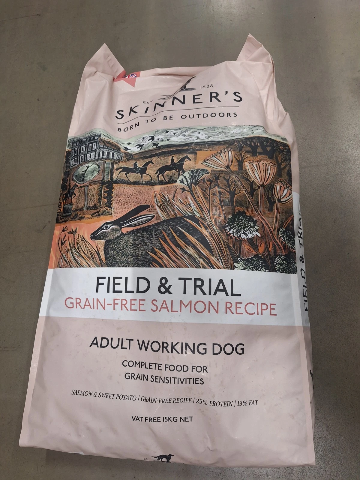 Skinners Field & Trial Grain Free Salmon Adult Working Dogs 15kg Sealed Bag