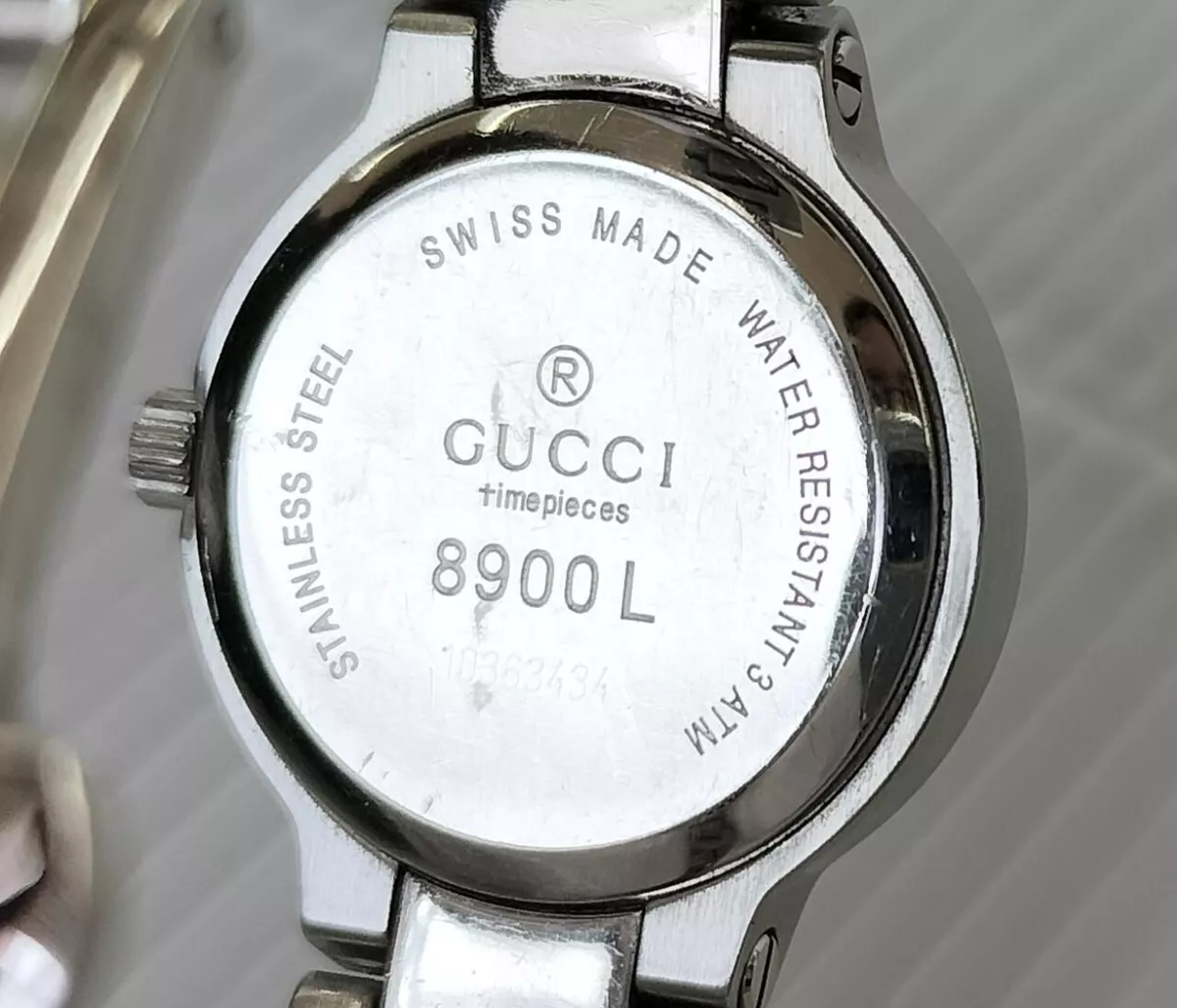 GUCCI 8900L Swiss Made Quartz 3ATM Stainless Steel Analog Women's GUCCI 8900L Swiss Made Quartz 3ATM Stainless Steel Analog Women's