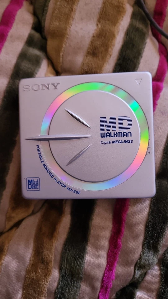 Sony MD Walkman MZ-E62 Reproductor de MiniDisco Portátil Digital Mega Bajo Probado Foto 2 de 4