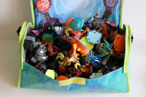 Skylanders Pacchetto Figurine Miste Joblot Con Borsa Portaoggetti - Foto 19 di 20
