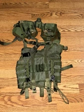 MOLLE Medic Vest VGC/New Woodland