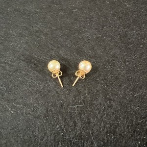Solid 14K Gold Pearl White Stud Earrings Marked 14K Vintage 14kt Backs  NICE!