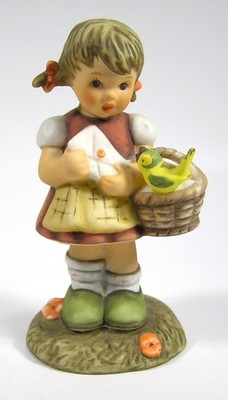 Goebel Berta Hummel Sealed With A Kiss Figurine #4154