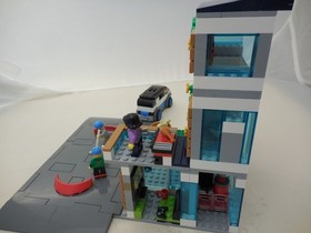 Lego City 60291 Family House & 60150 City Pizza Van both for 1 price