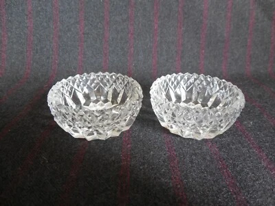 ANCIENNE PAIRE DE SALERON en verre taillé SALIERE POIVRIERE - Photo 1/3
