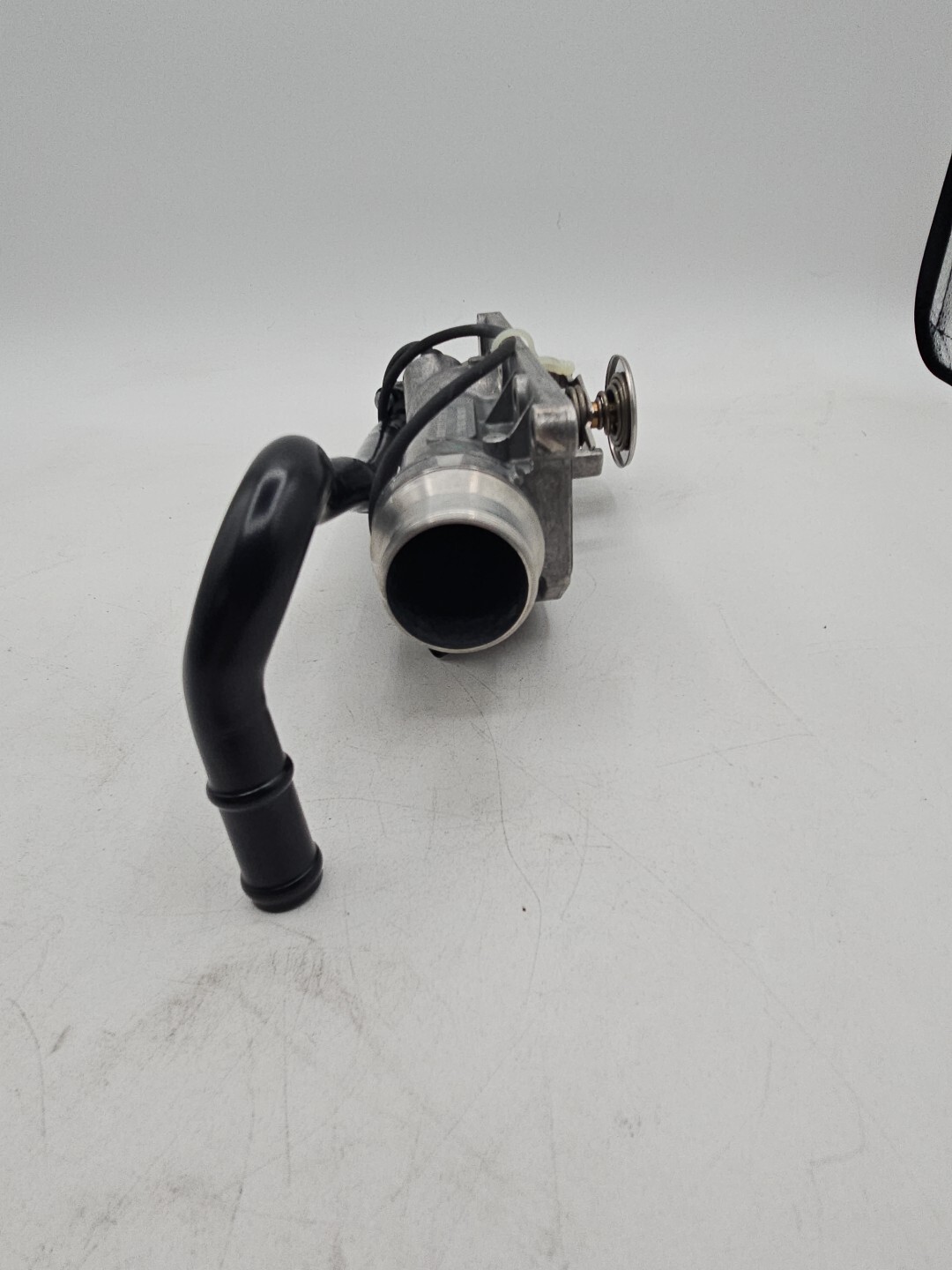 BENTLEY& R.R THERMOSTAT HOUSING ASSEMBLY(04 to 06 GT & Flying Spur)(07D121111AJ)