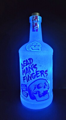 Dead Mans Fingers Blue Raspberry Rum Tequila Creme Flasche Lampe Stimmungslampe 1 lt