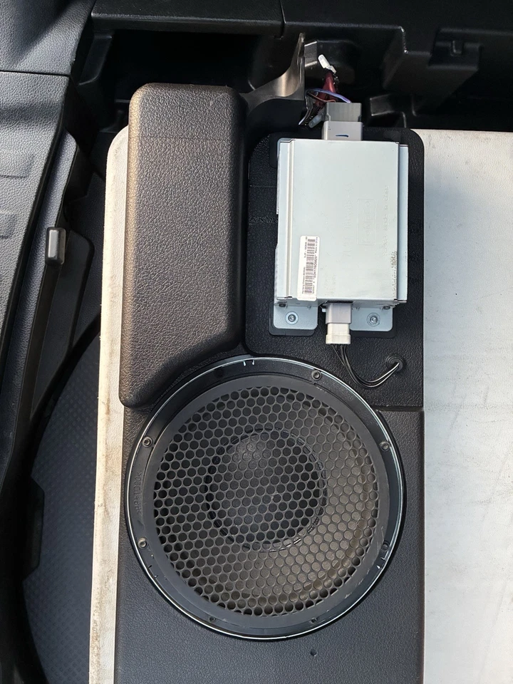 7LET-18C804-EA Ford subwoofer debajo del asiento amplificador y gabinete subwoofer de fábrica 8” Foto 2 de 4