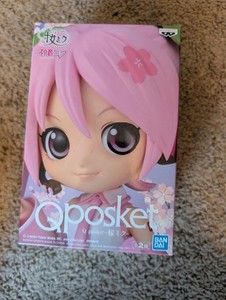 Hatsune Miku Bandai Q Posket Vocaloid Sakura Figure B Type Banpresto