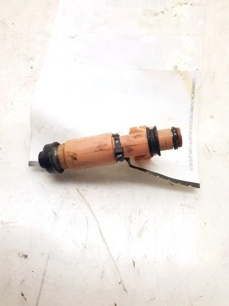 04-08 TOYOTA SOLARA SLE 3.3L 6CYL Inyector de combustible  Foto 4 de 4