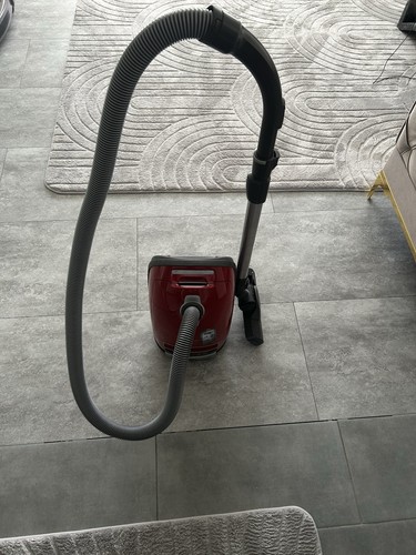 Miele C3 Complete Cat & Dog Staubsauger - 1200W