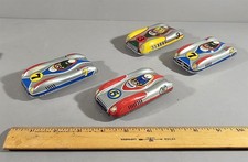 4 VINTAGE TIN LITHO COLORFUL SMALL FRICTION RACE CARS, JAPAN  1 