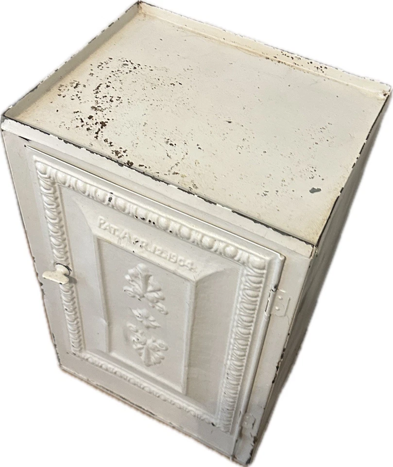 Antigua caja fuerte para tartas galvanizada blanca - Pat. 12 de abril de 1904 - ¡Ornado y funcional! Foto 4 de 4