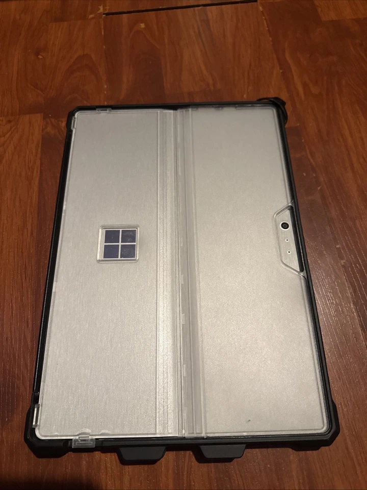Microsoft Surface Pro 5 Core i5, 8GB RAM, 256GB SSD - Image 2 of 4