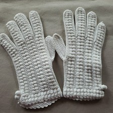 Vintage Ladies White Knit Gloves Approx Size 6