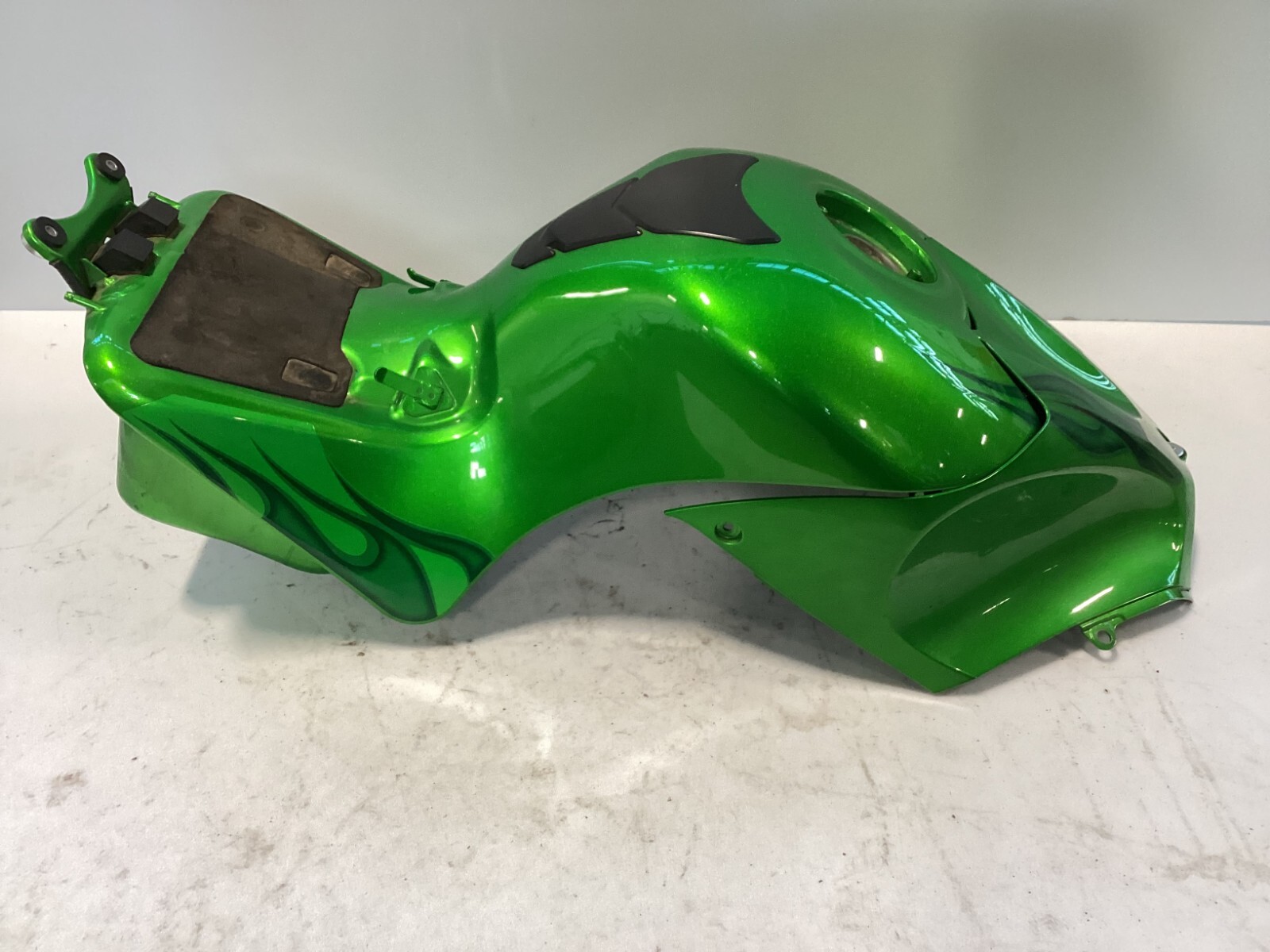 2012 1223 KAWASAKI ZX14 ZX14R NINJA GREEN GAS FUEL TANK FAIRING CLEAN