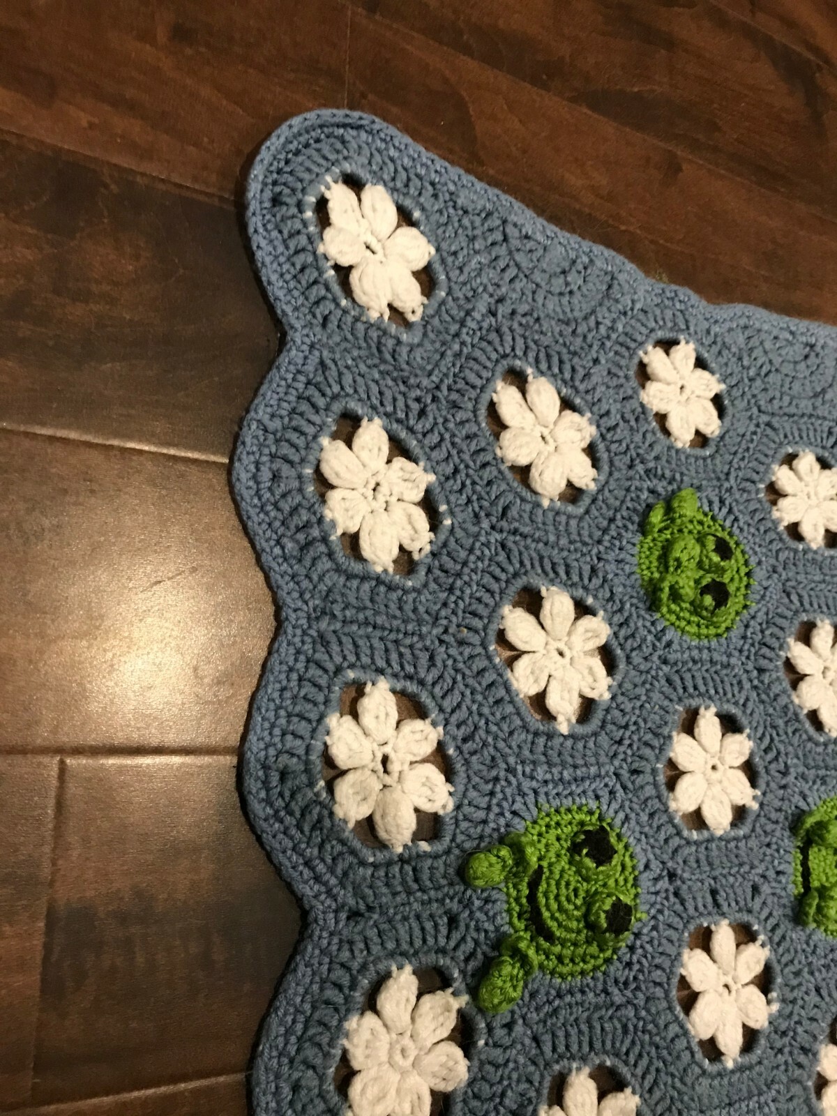 Afghan Quilt Frog Lily Pad Baby Blanket Knit Scalloped Throw Handmade