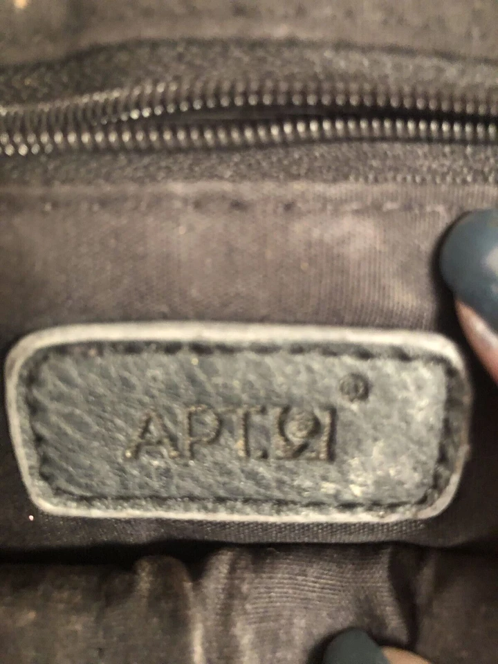 Apt.9 Paris Je t'aime Mujer Cuero Negro Cierre de Cremallera Muñequera Bolso sin asas Foto 3 de 3