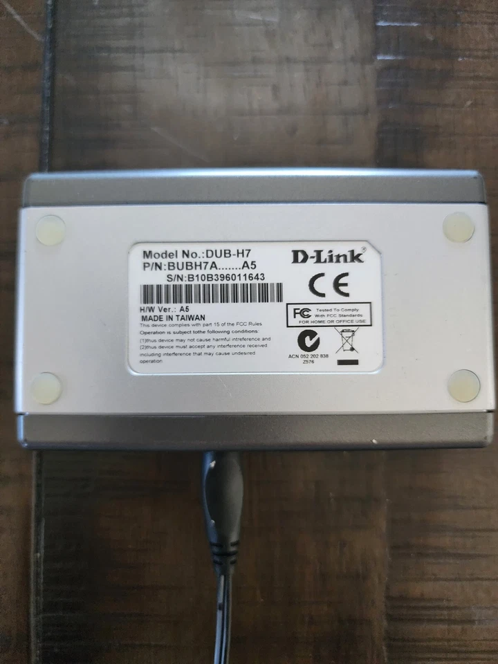 D-Link DUB-H7 7-Port USB 2.0 Hub High Speed Expansion Hub with Power & USB Cord - Image 2 of 4