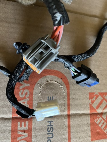 2013-2018 Ram 1500 2500 3500 Rear Right Door Wiring ๐๐ 68092366AE - Picture 4 of 5