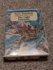 Terry Pratchett LIGHT FANTASTIC Nigel Planer 6 Cassette Unabridged ISIS COMPLETE