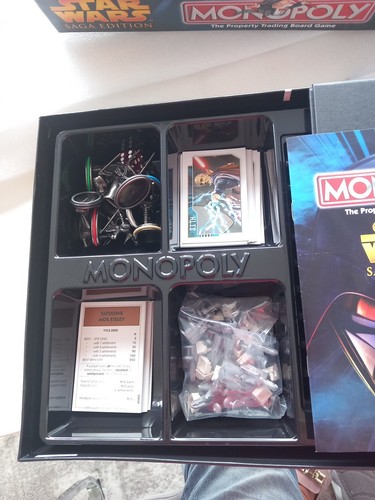 Monopoly Star Wars Saga Edition Includes 8 Collectible Star Wars Tokens - Picture 2 of 6