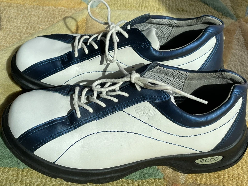 Damen Ecco Golfschuhe Hydromax UK 4 EU 37 Leder Retro weiß & blau ohne Spikes - Bild 1 von 4