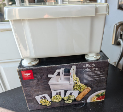 Williams Sonoma Paderno World Cuisine 4 Blade Vegetable Slicer/Spiralizer