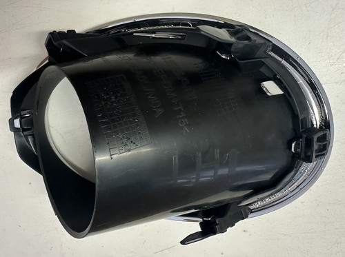 GENUINE NEW NISSAN QASHQAI MK2 14-18 FRONT LEFT FOG LIGHT TRIM P/N 62257-4EA0C - Picture 3 of 5
