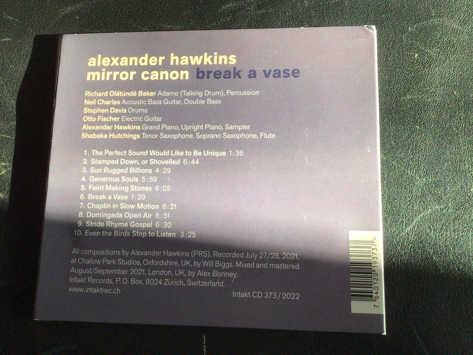 Alexander Hawkins Sextett Feat. Shabaka Hutchings - Break A Vase - Intakt rec. - Bild 2 von 3