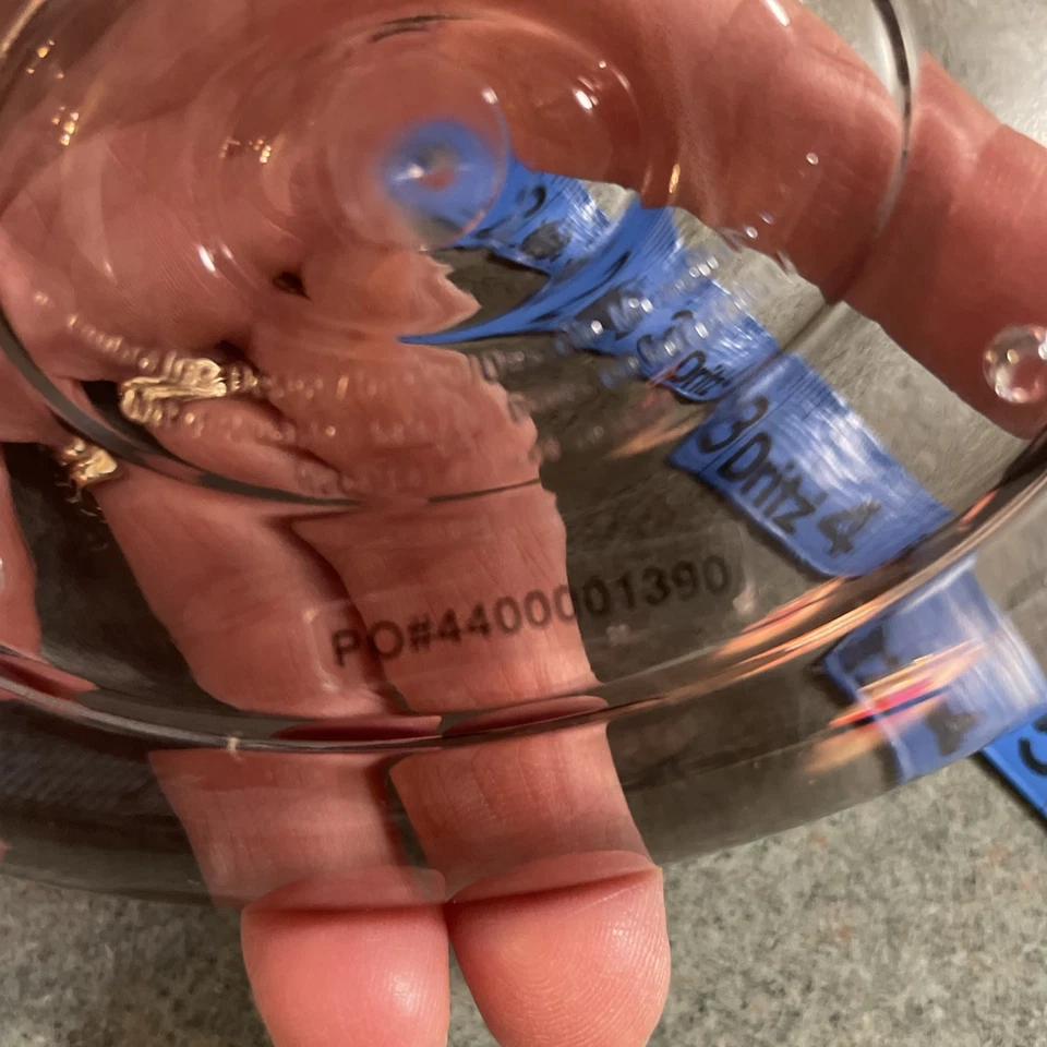 2 肥皂盘架亚克力烟熏椭圆形 Umbra & 金属长方形碟子凹槽 — 第 4/4 张图片