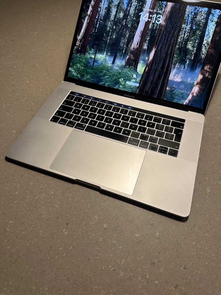Apple MacBook Pro 15" 2018 · i7 · 8GB · 256GB, photo 3 of 5