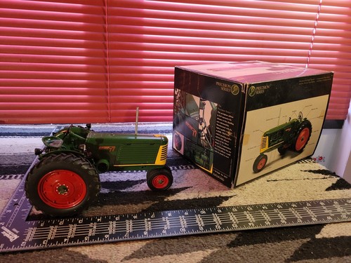 Ertl Oliver Row Crop 77 1/16 Diecast Farm Tractor Replica Collectible - Picture 7 of 11
