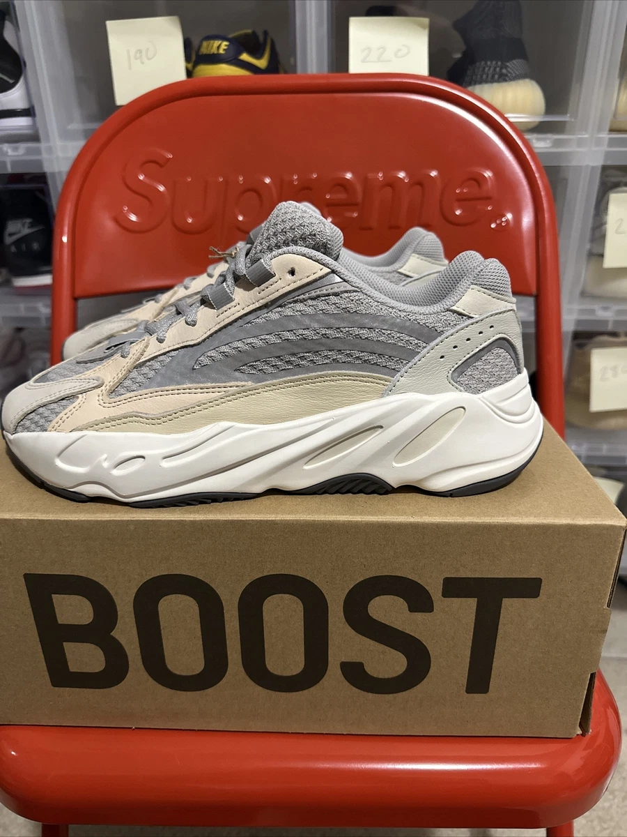 ADIDAS YEEZY BOOST 700 V2 CREAM OFF WHITE GREY SZ 8.5 GY7924 🔥🔥