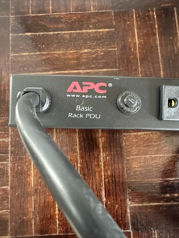 Schneider Electric APC Basic Rack PDU AP9551 - Image 2 of 4